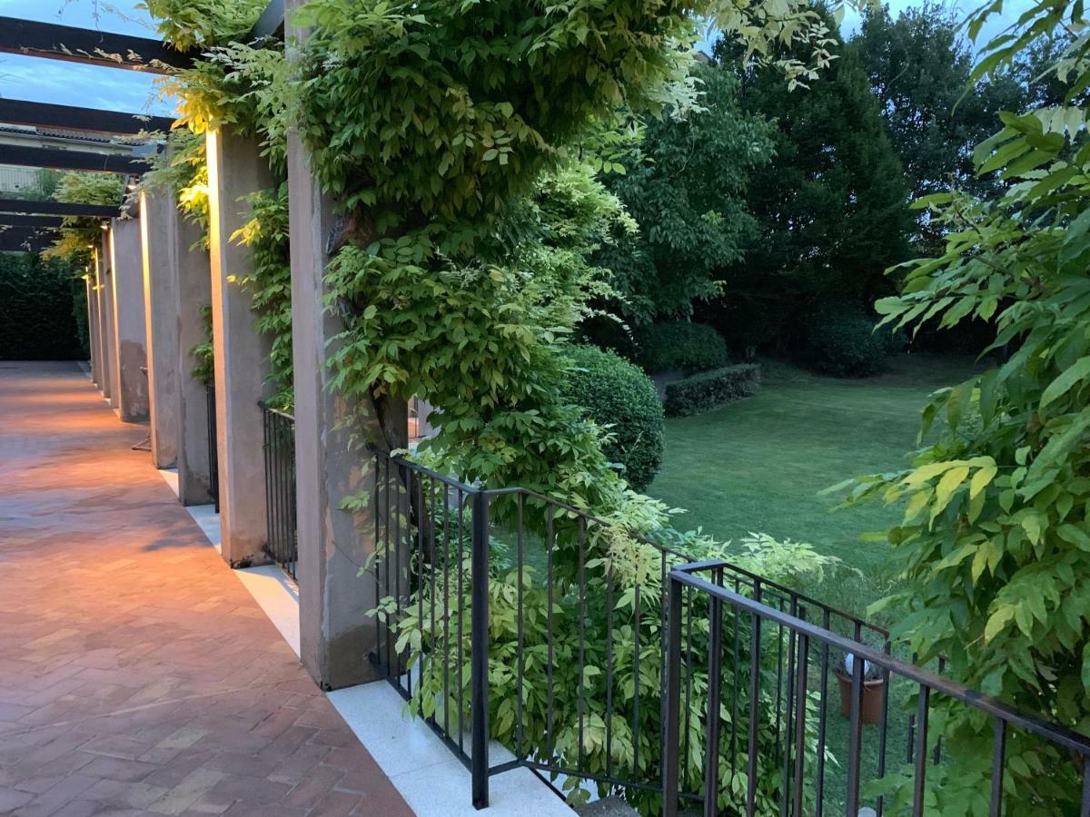 Ca'Bert Villa Dei Glicini Castelnuovo del Garda Exterior foto